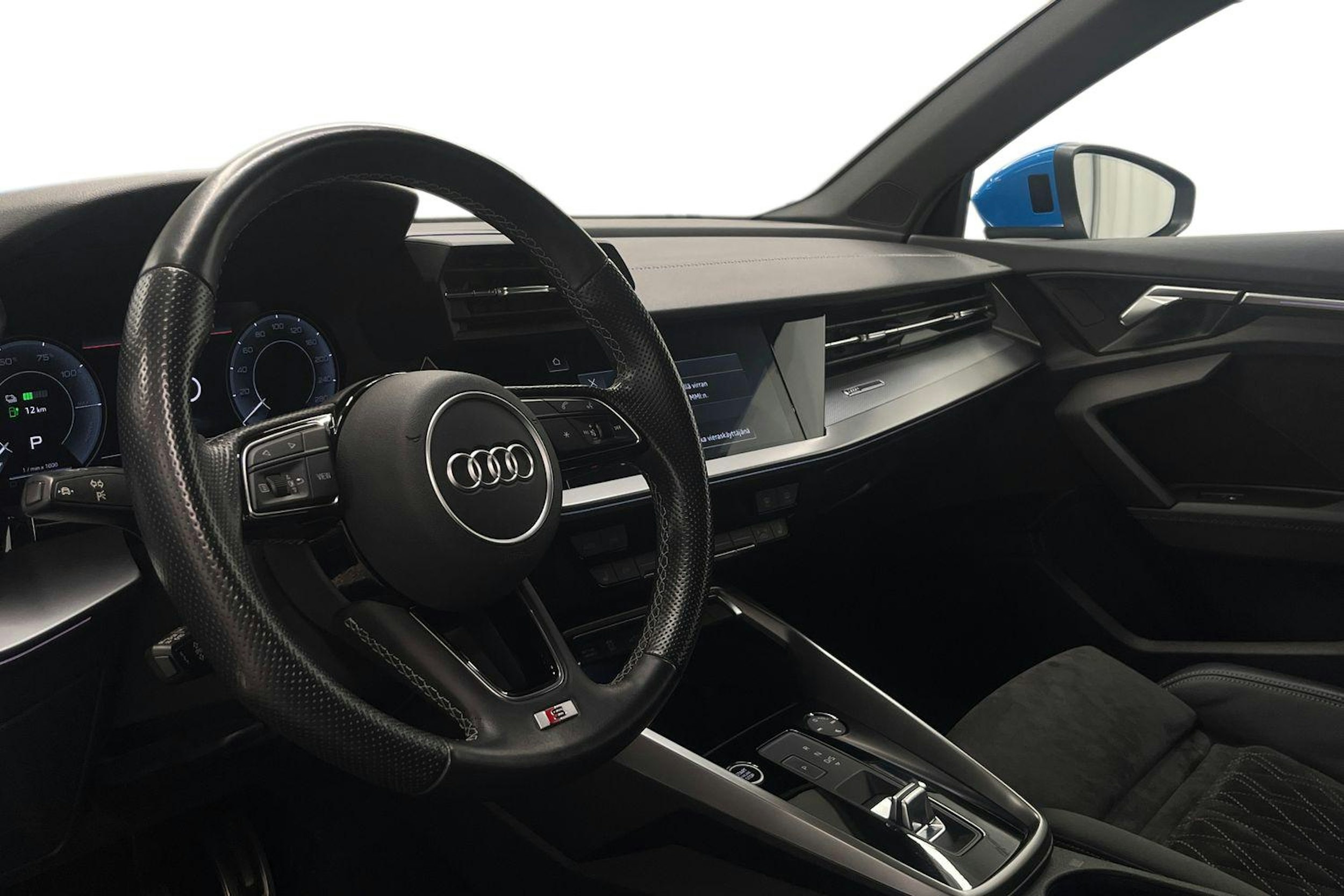 sininen Audi A3 2021 kuva 7.