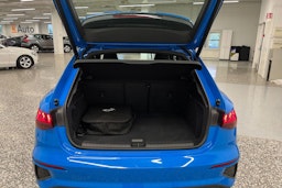 sininen Audi A3 2021 kuva 32.