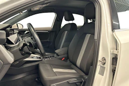 valkoinen Audi A3 2021 kuva 7.