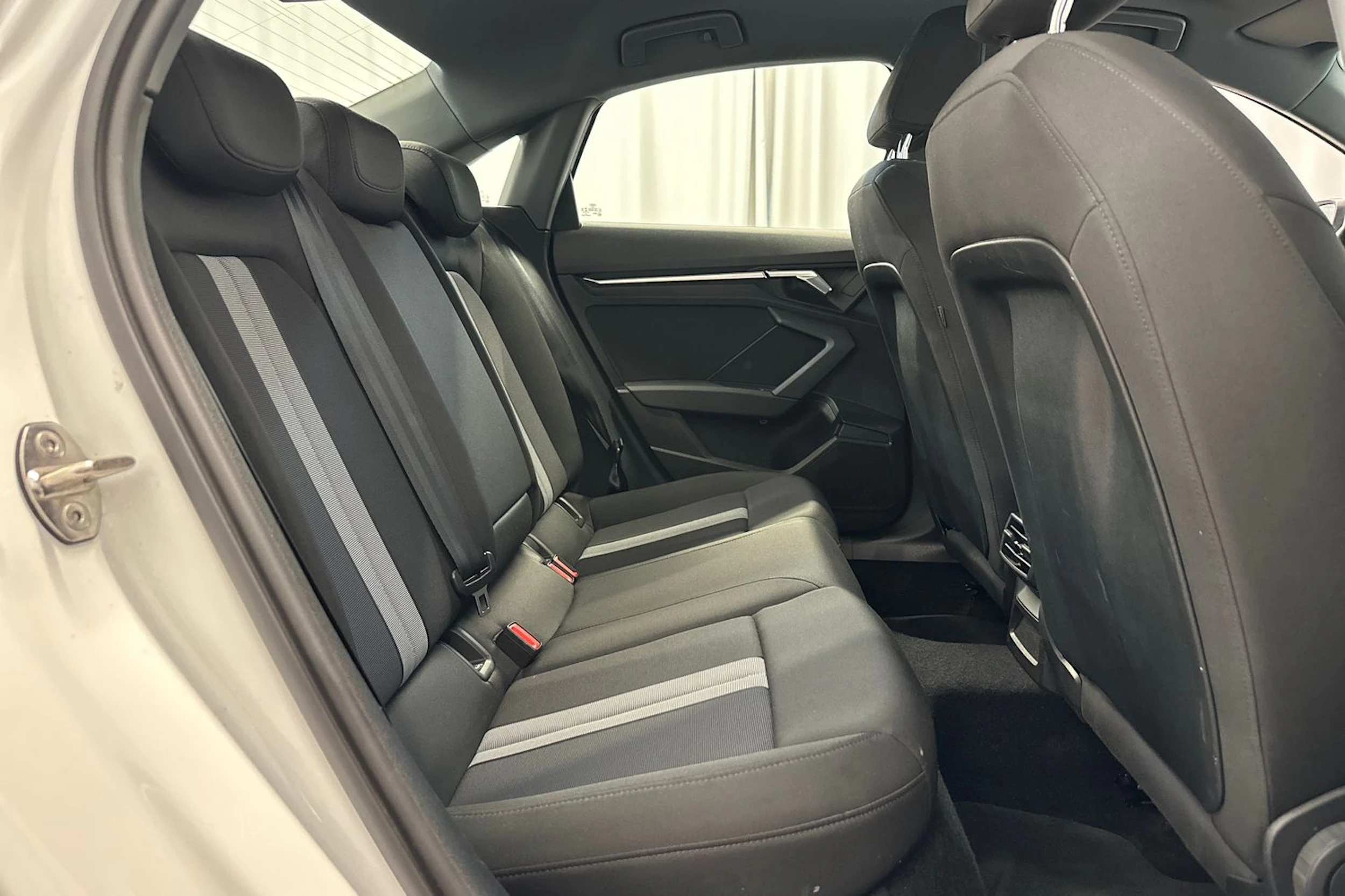 valkoinen Audi A3 2021 kuva 10.