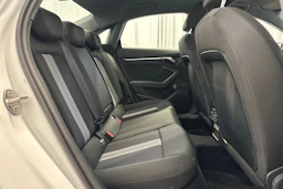 valkoinen Audi A3 2021 kuva 10.