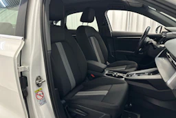 valkoinen Audi A3 2021 kuva 11.