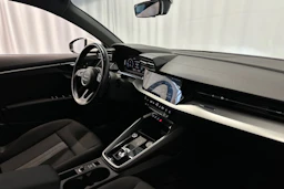 valkoinen Audi A3 2021 kuva 12.