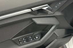 valkoinen Audi A3 2021 kuva 15.