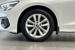 valkoinen Audi A3 2021 kuva 26.