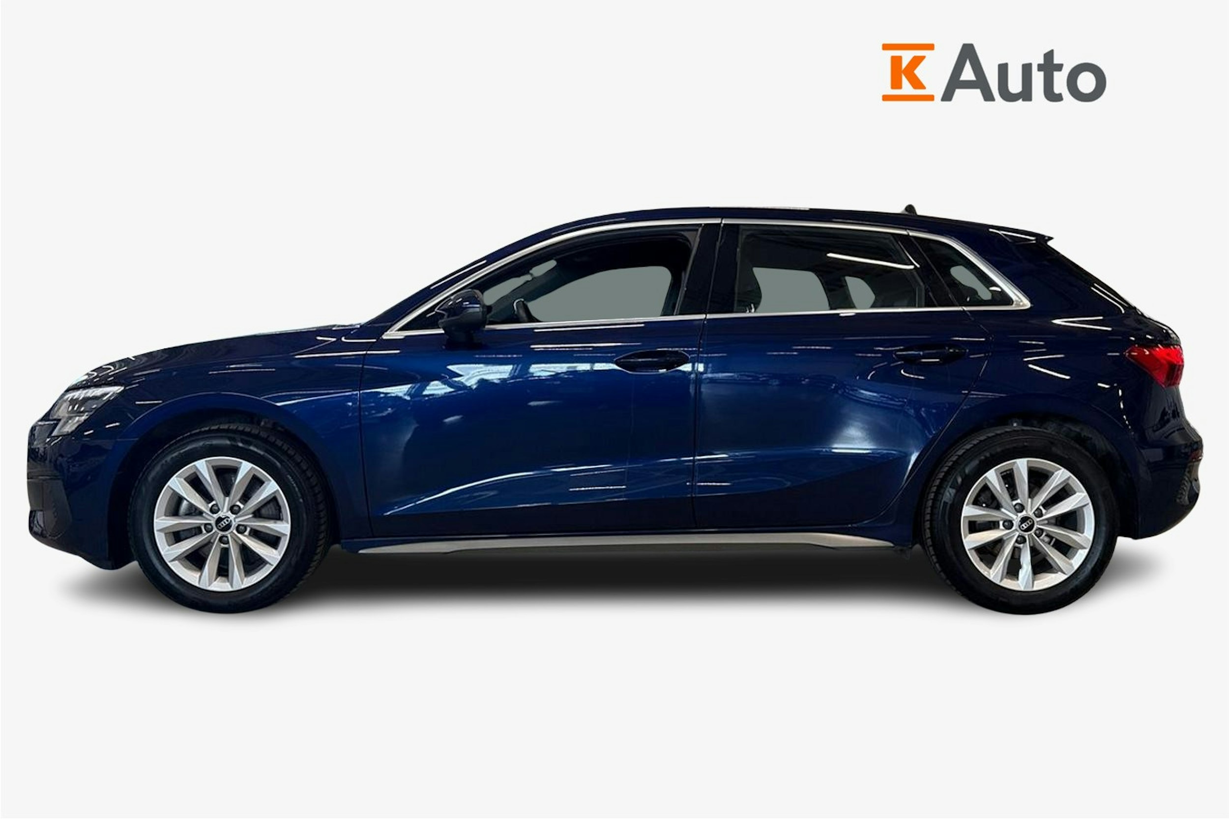 sininen Audi A3 2021 kuva 5.