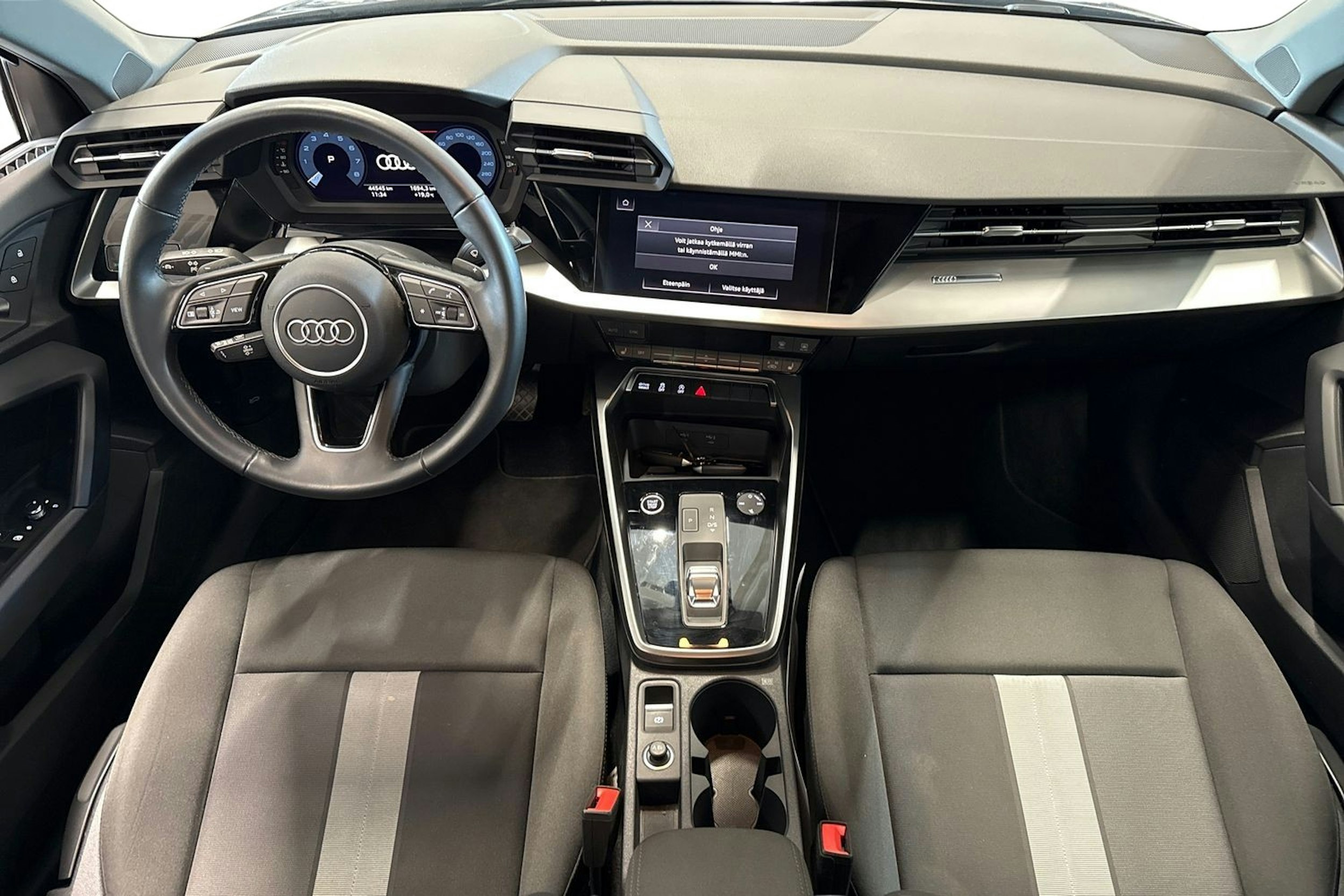 sininen Audi A3 2021 kuva 7.