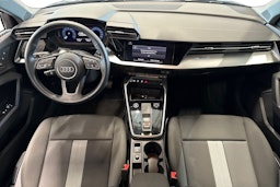sininen Audi A3 2021 kuva 7.