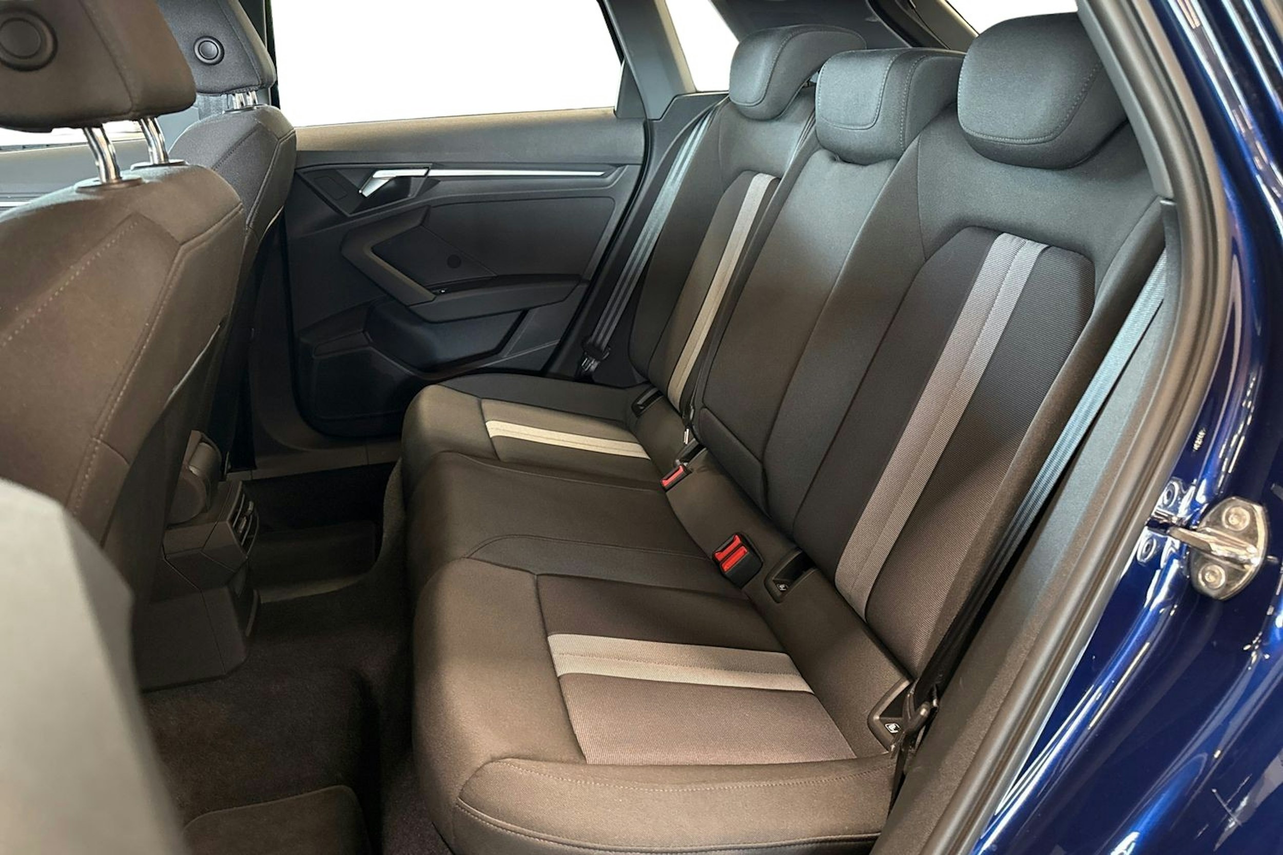 sininen Audi A3 2021 kuva 8.