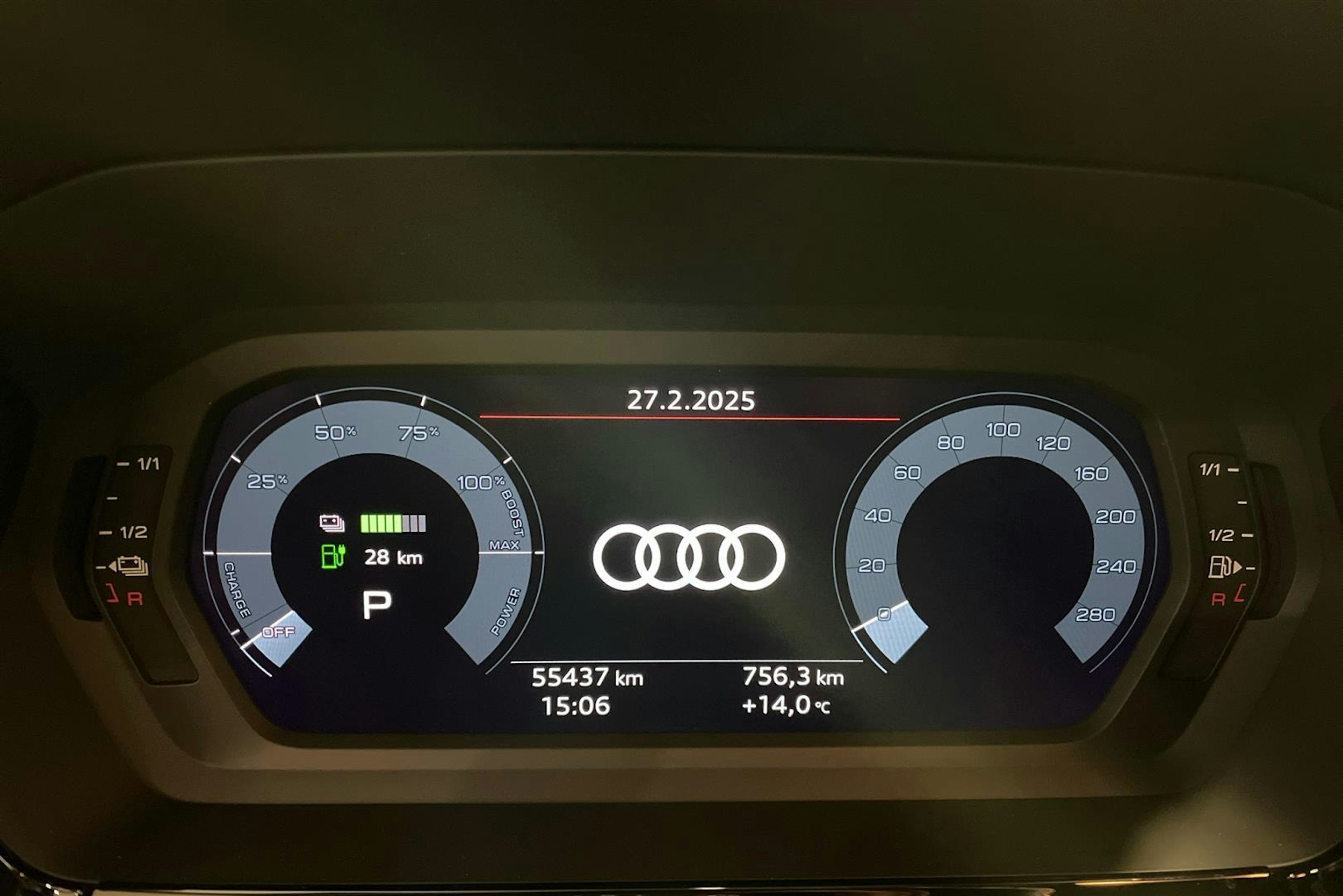 harmaa Audi A3 2021 kuva 11.