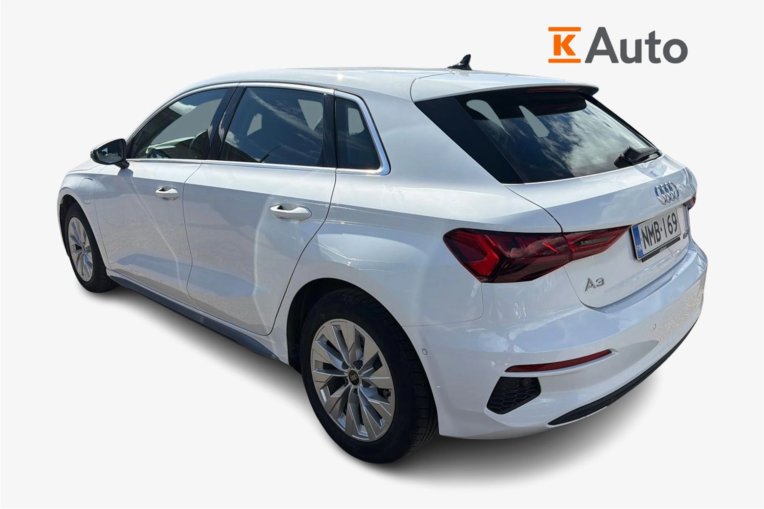 valkoinen Audi A3 2021 kuva 2.