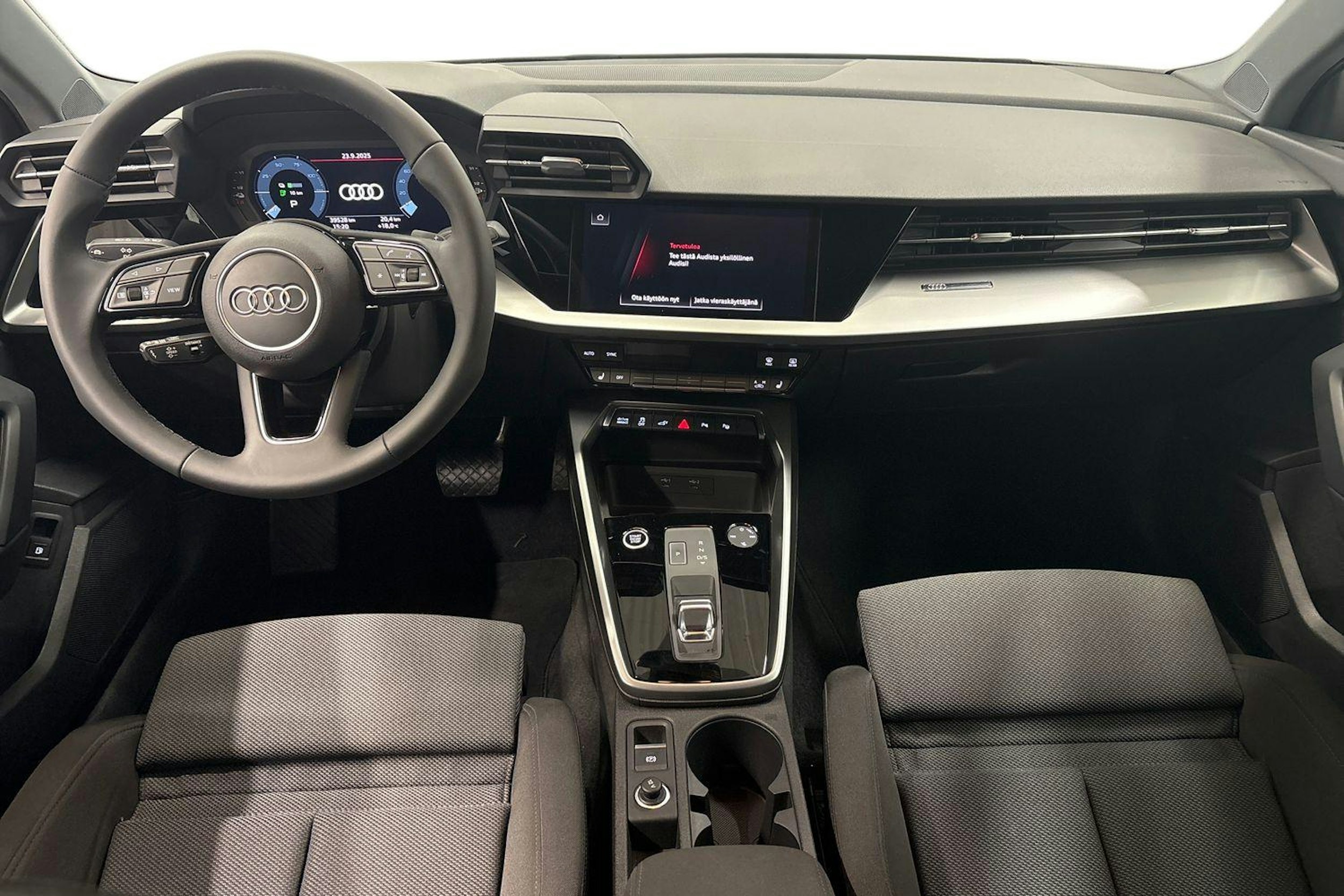 valkoinen Audi A3 2021 kuva 9.