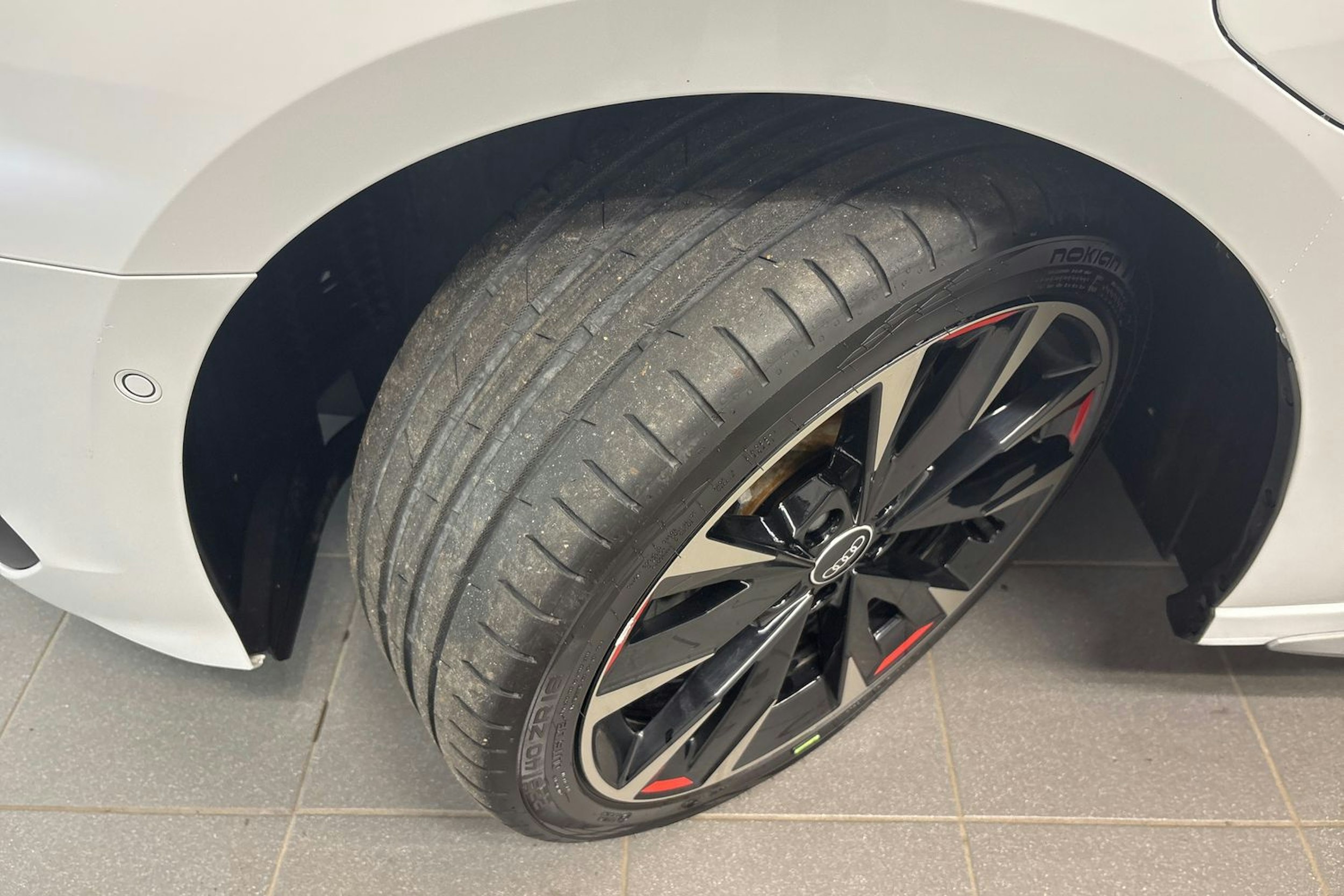 valkoinen Audi A3 2021 kuva 13.
