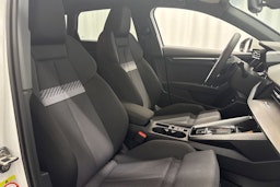 valkoinen Audi A3 2021 kuva 14.