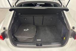 valkoinen Audi A3 2021 kuva 15.