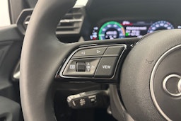 valkoinen Audi A3 2021 kuva 17.