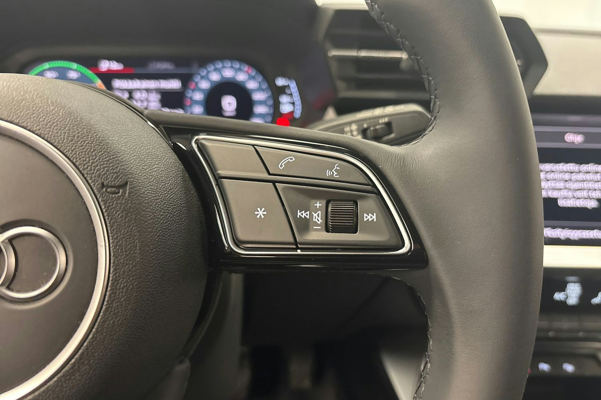 valkoinen Audi A3 2021 kuva 18.