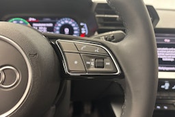 valkoinen Audi A3 2021 kuva 18.
