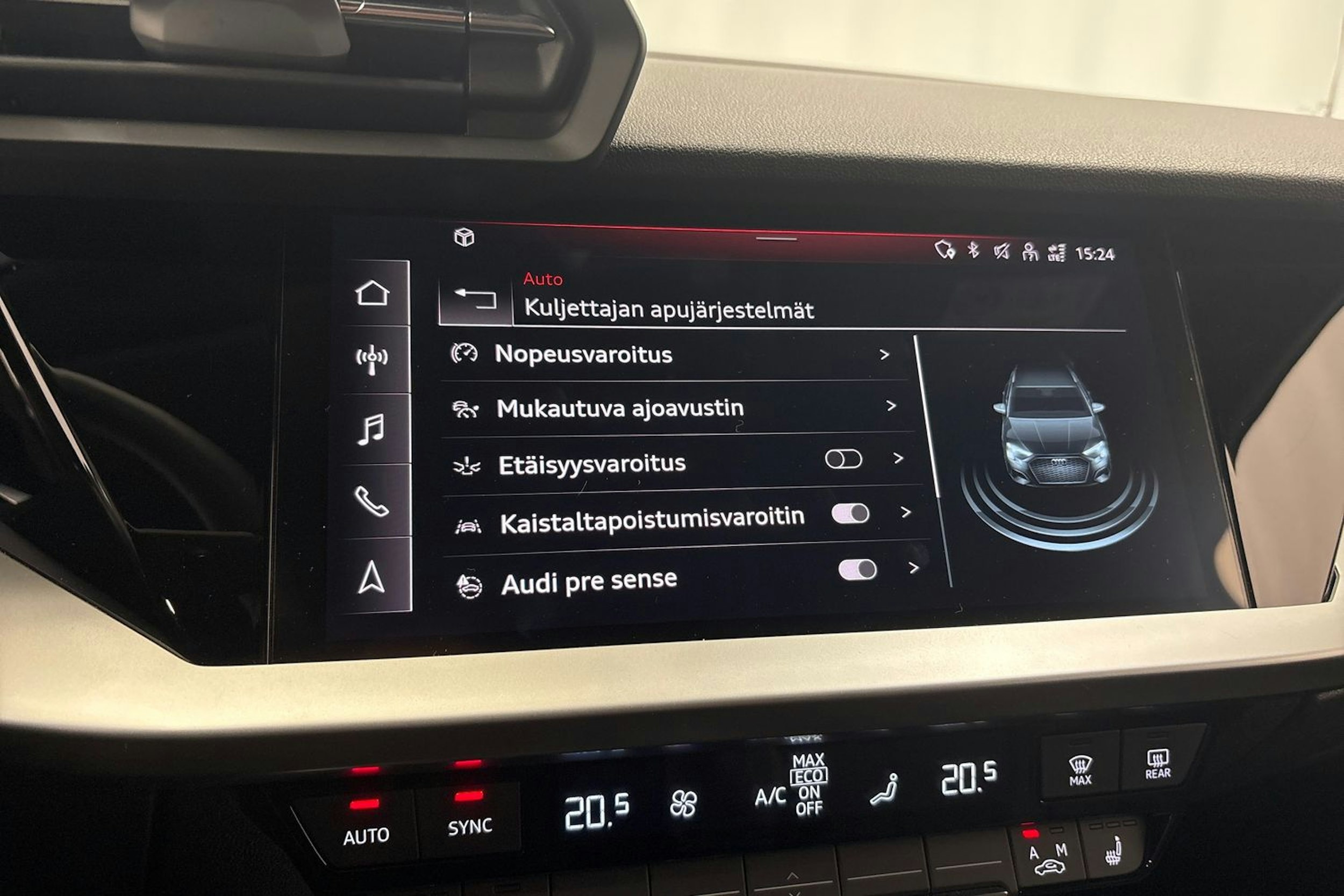 valkoinen Audi A3 2021 kuva 22.
