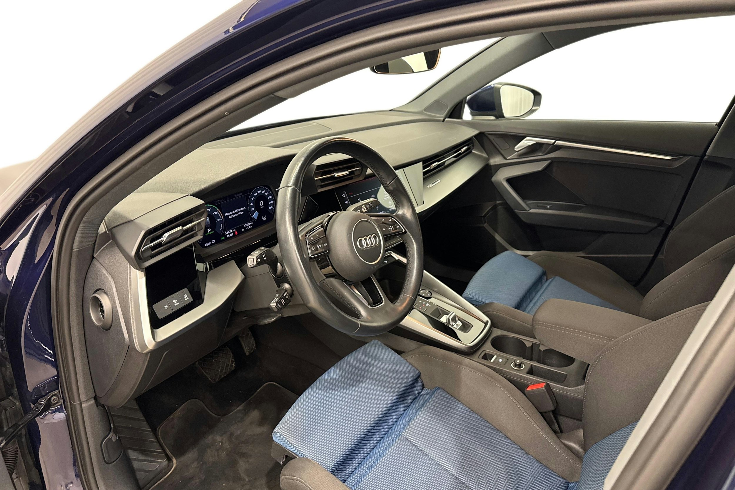 sininen Audi A3 2021 kuva 7.