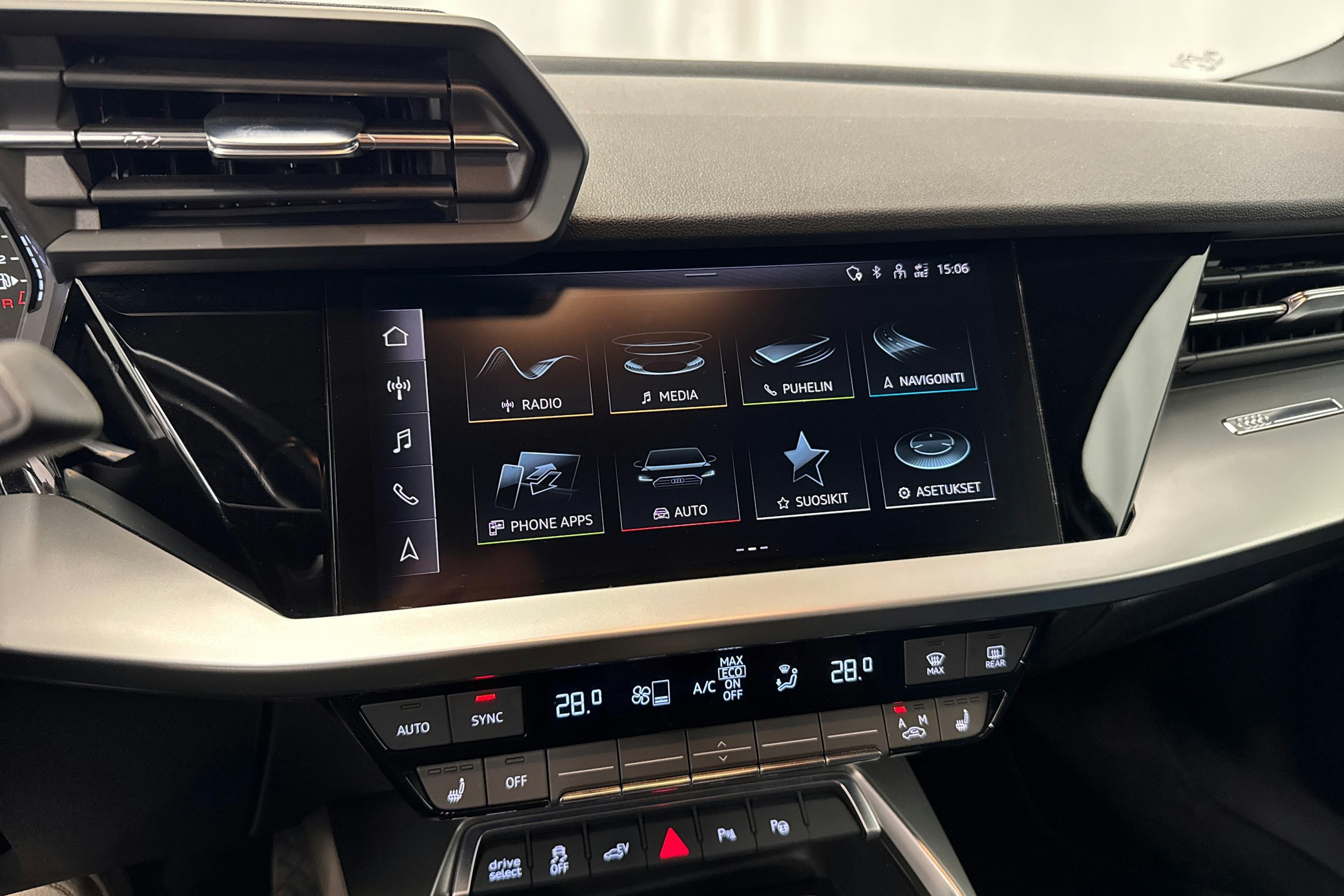 sininen Audi A3 2021 kuva 19.