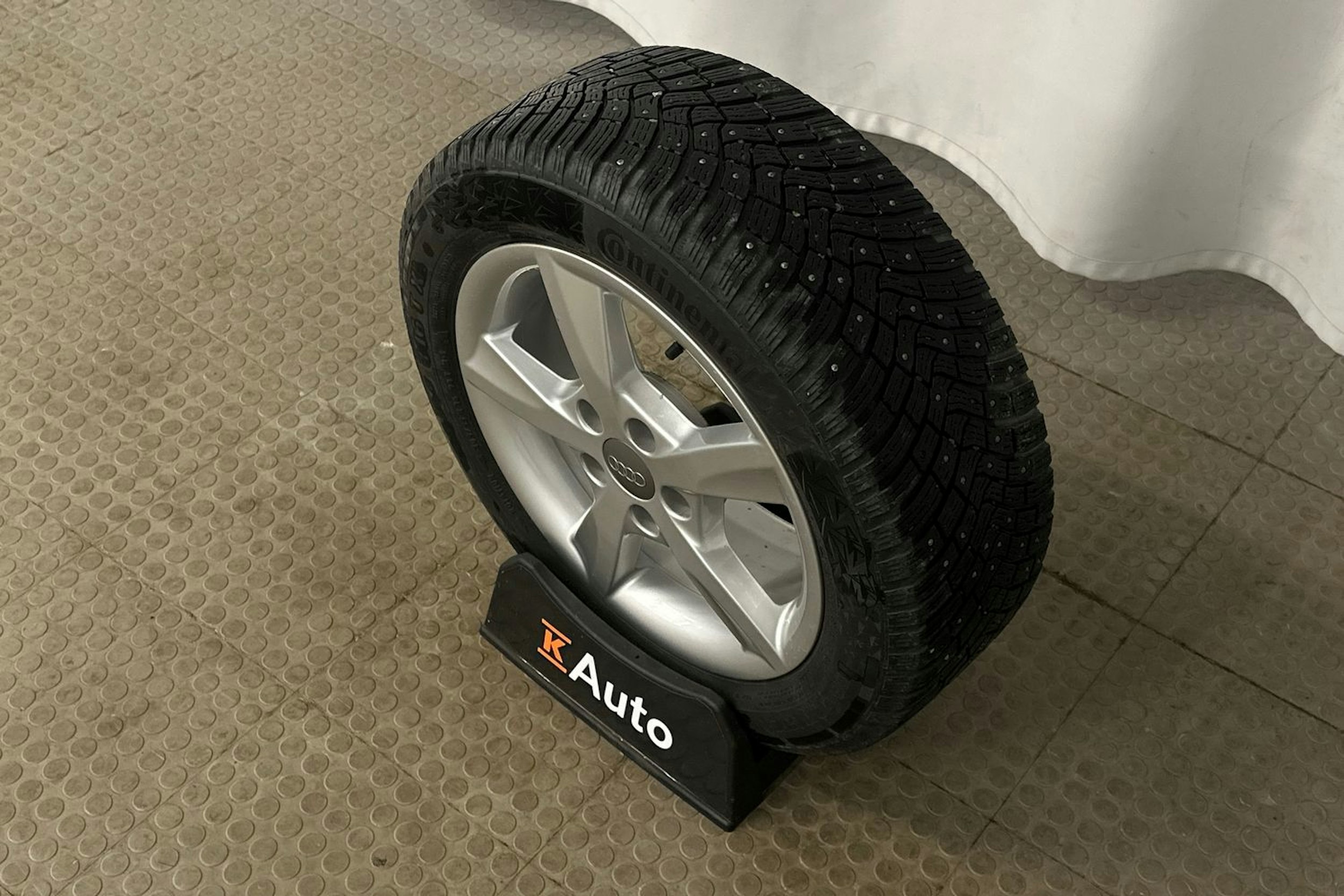 sininen Audi A3 2021 kuva 13.