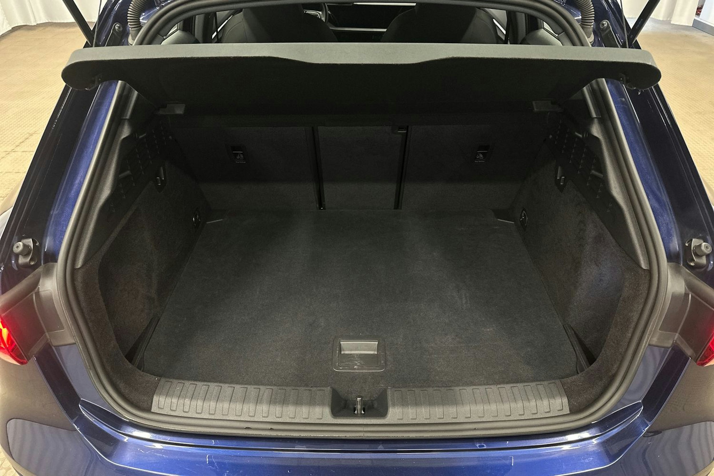 sininen Audi A3 2021 kuva 14.