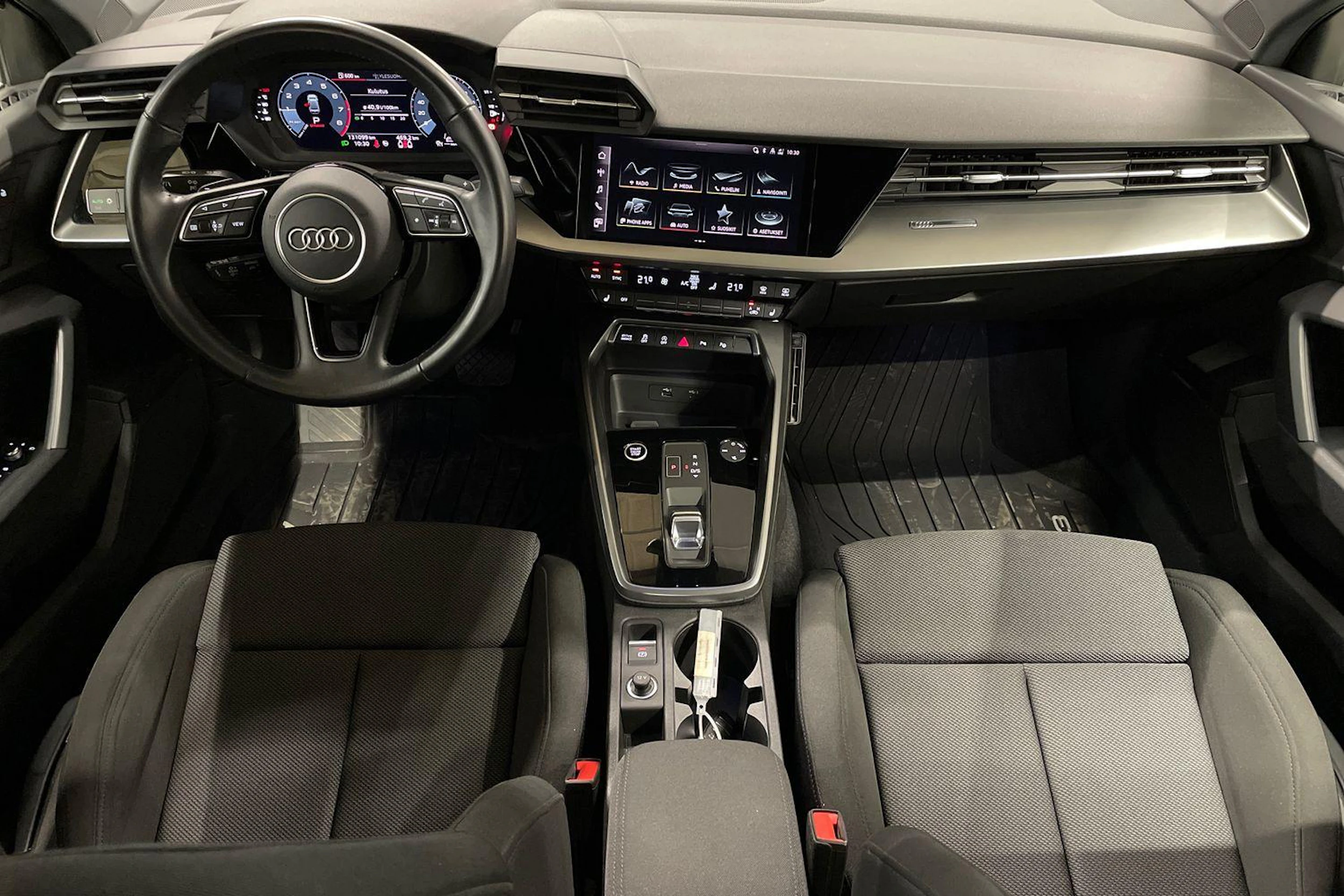harmaa Audi A3 2021 kuva 7.