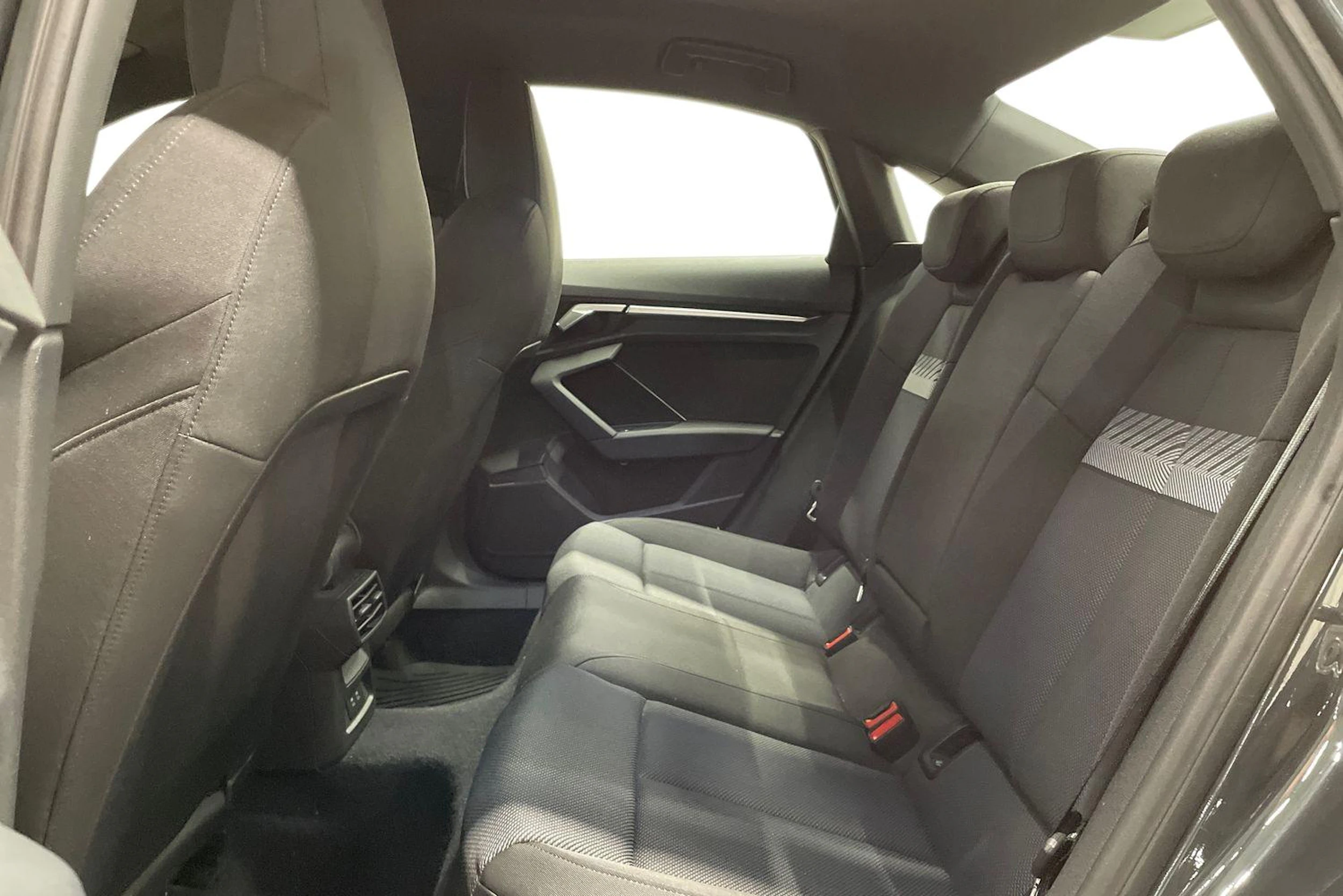 harmaa Audi A3 2021 kuva 8.