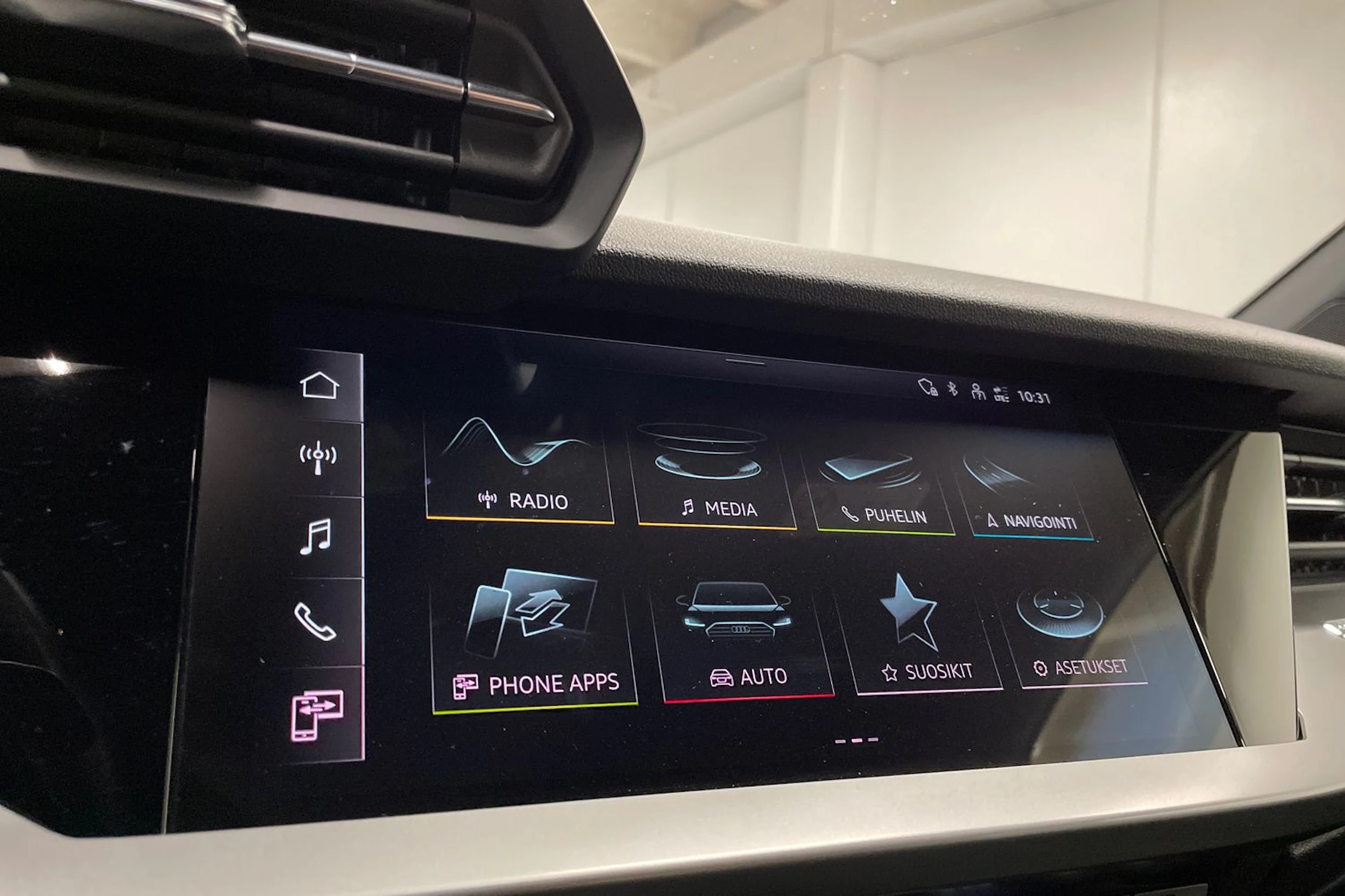 harmaa Audi A3 2021 kuva 13.