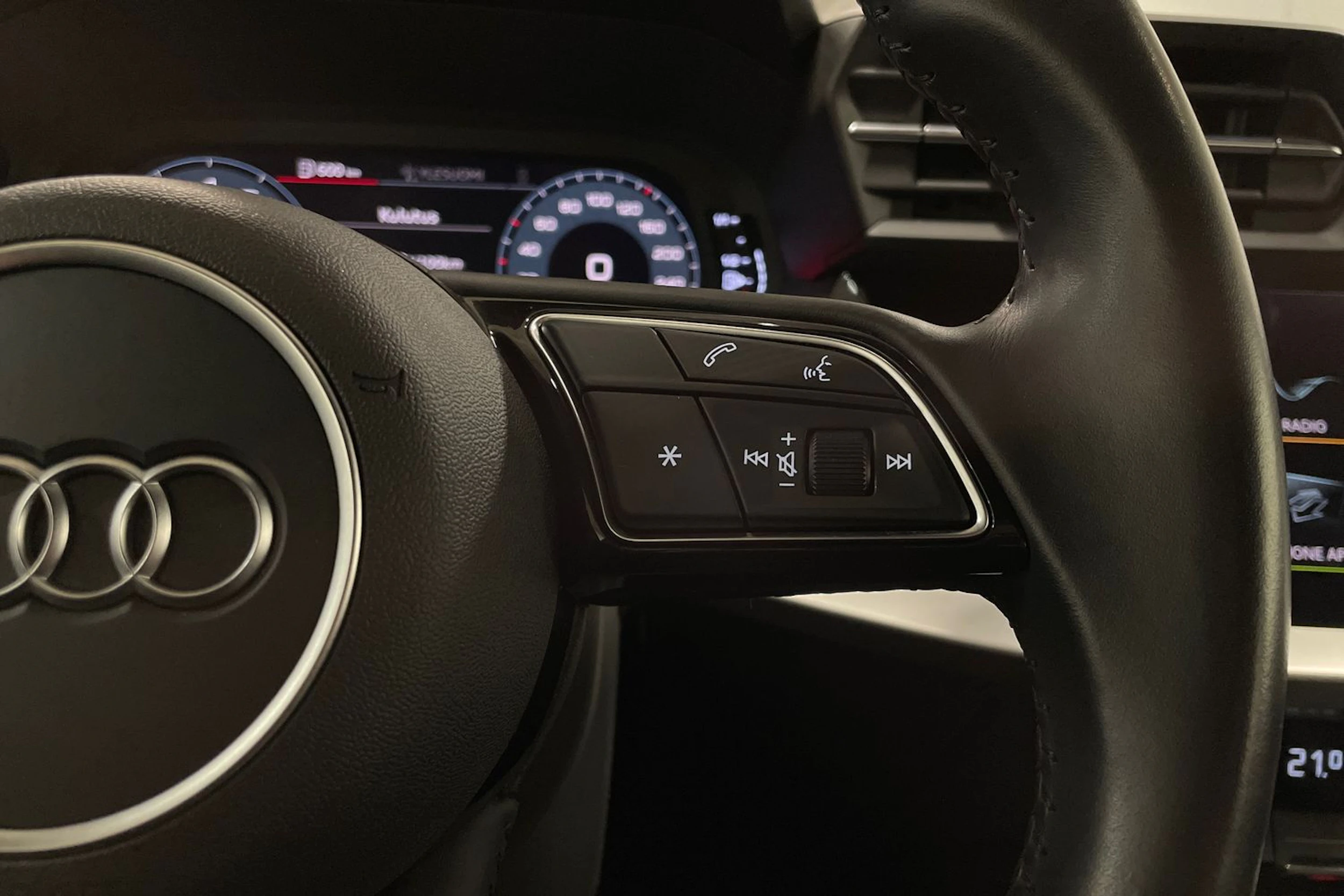 harmaa Audi A3 2021 kuva 22.