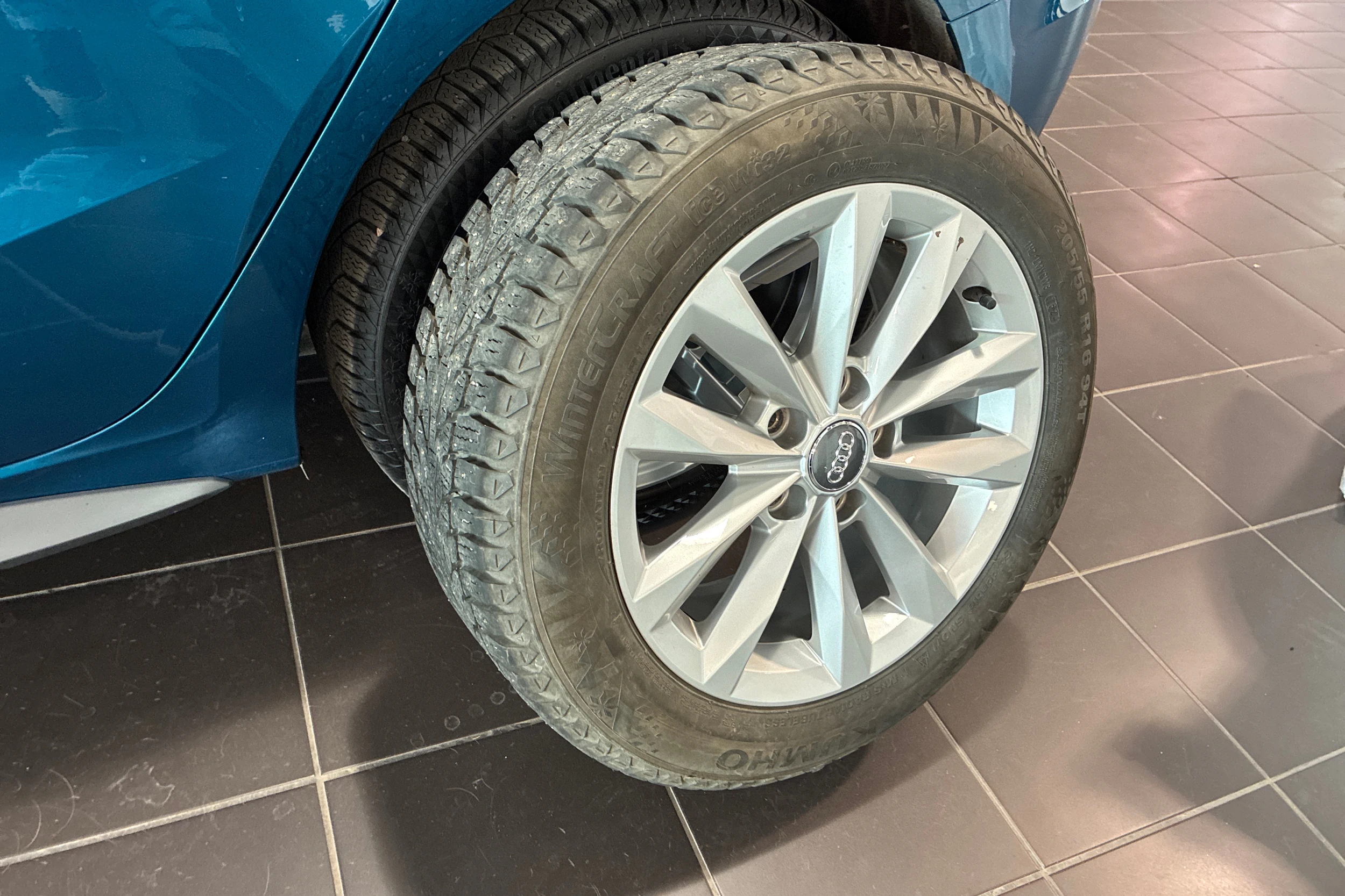 Sininen Audi A3 2021 kuva 13.