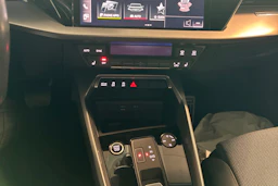 Sininen Audi A3 2021 kuva 24.