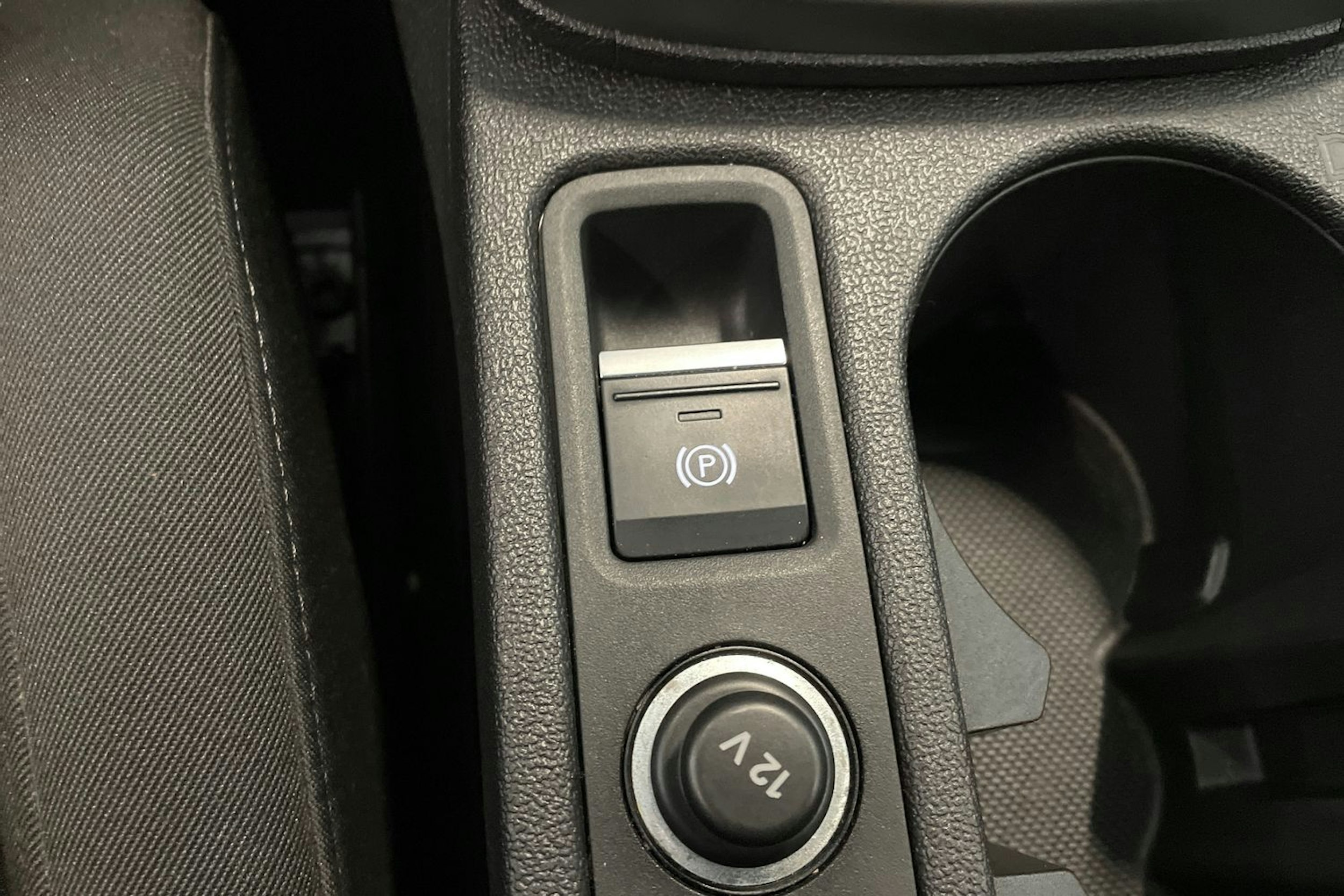 valkoinen Audi A3 2021 kuva 30.