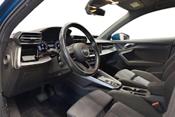met. sininen Audi A3 2021 kuva 6.