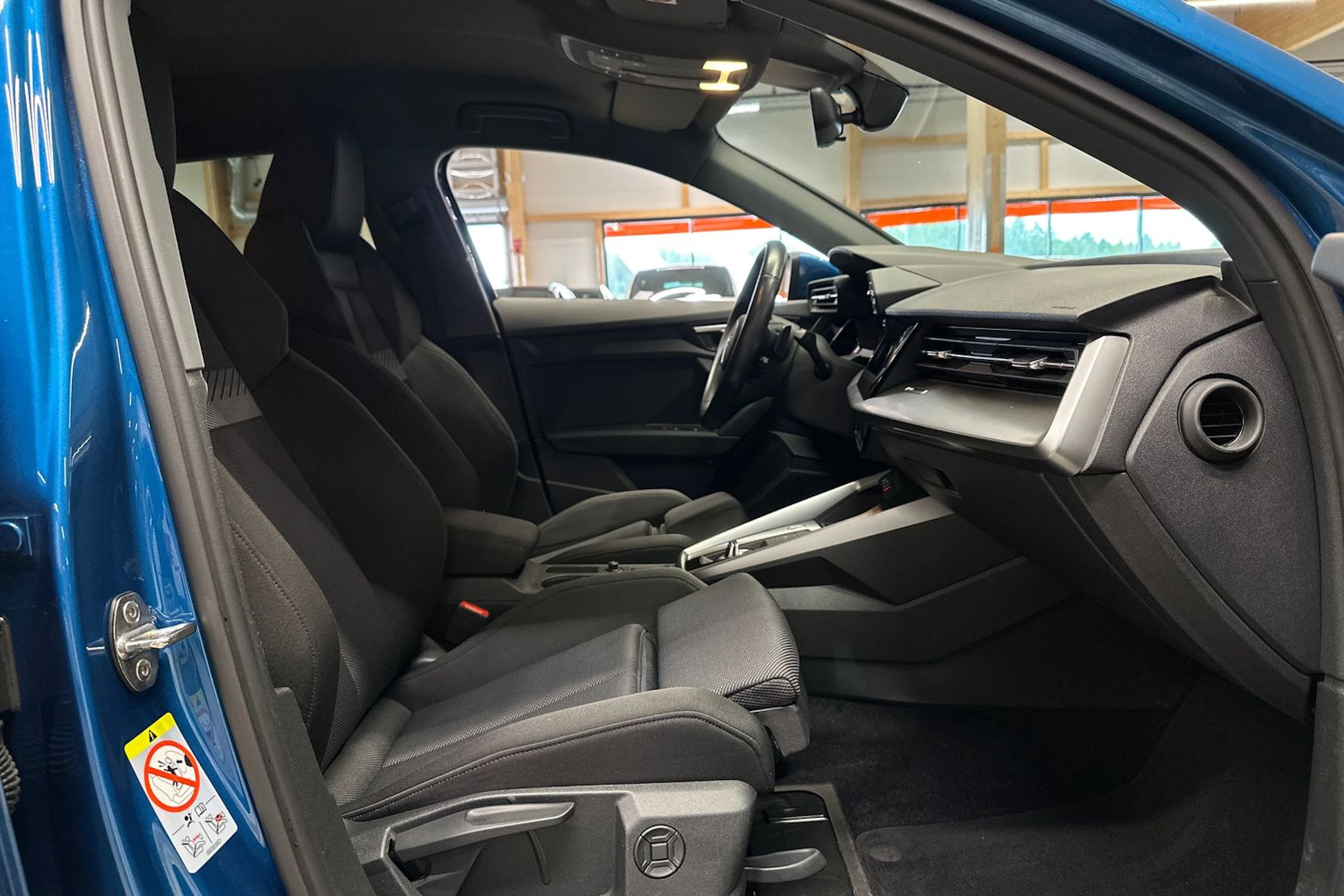 met. sininen Audi A3 2021 kuva 11.