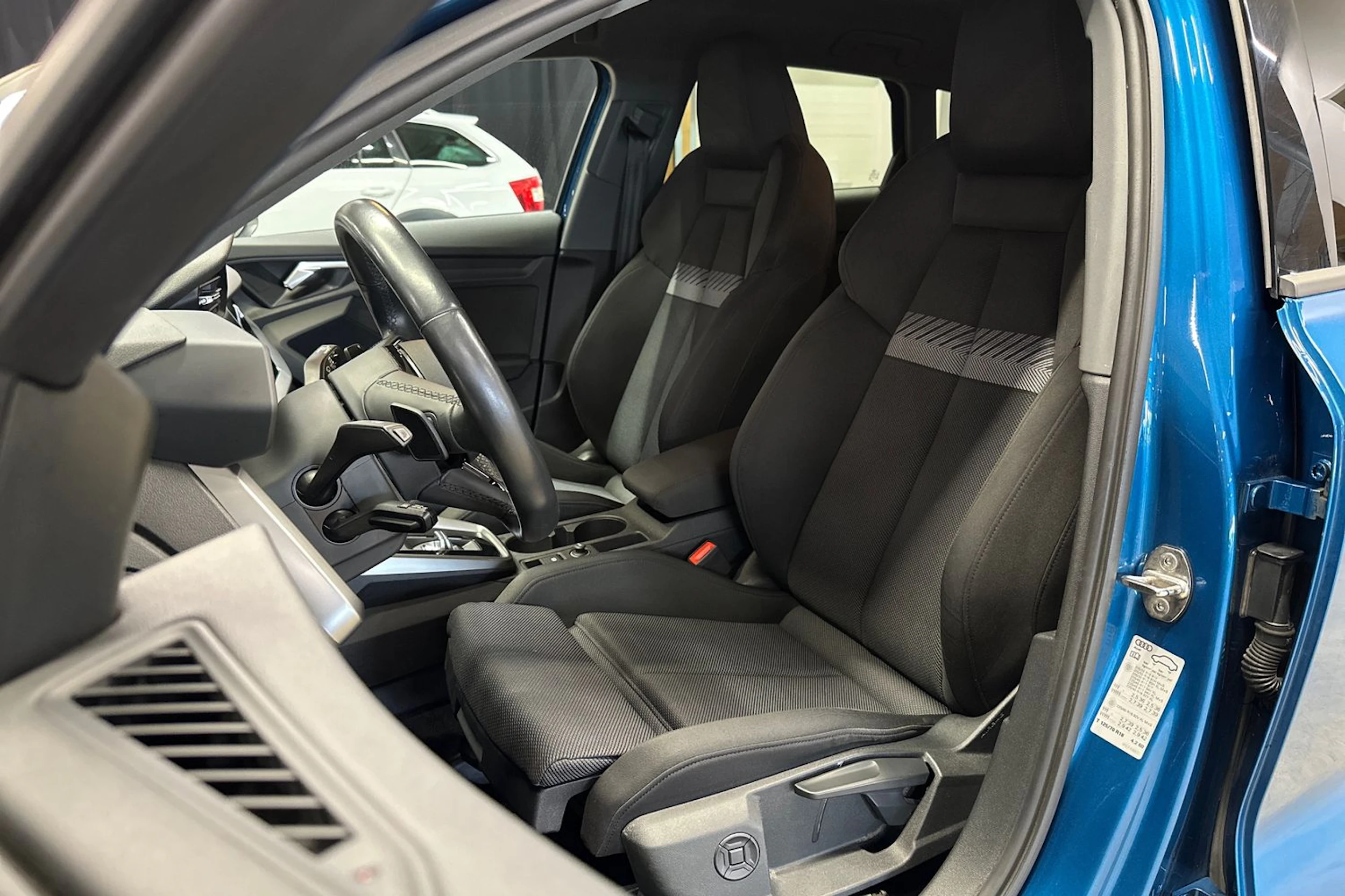 met. sininen Audi A3 2021 kuva 12.