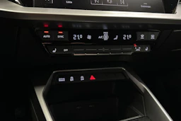 met. sininen Audi A3 2021 kuva 18.
