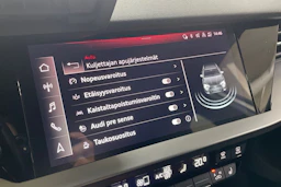 Valkoinen Audi A3 2021 kuva 18.