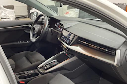 Valkoinen Audi A3 2021 kuva 24.