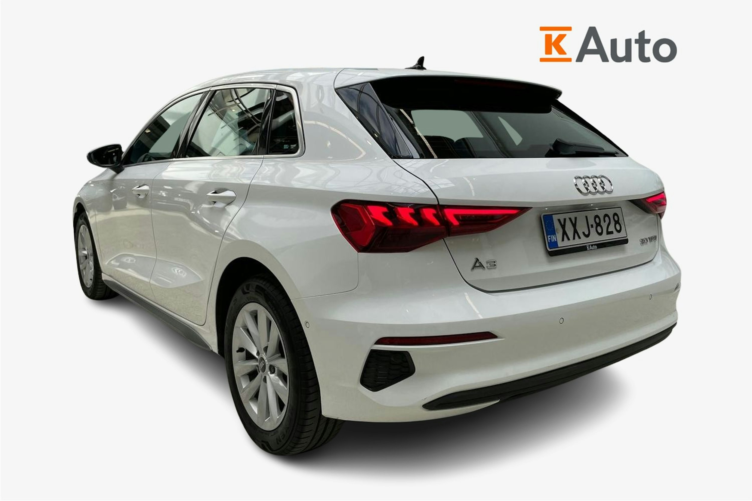 valkoinen Audi A3 2021 kuva 2.