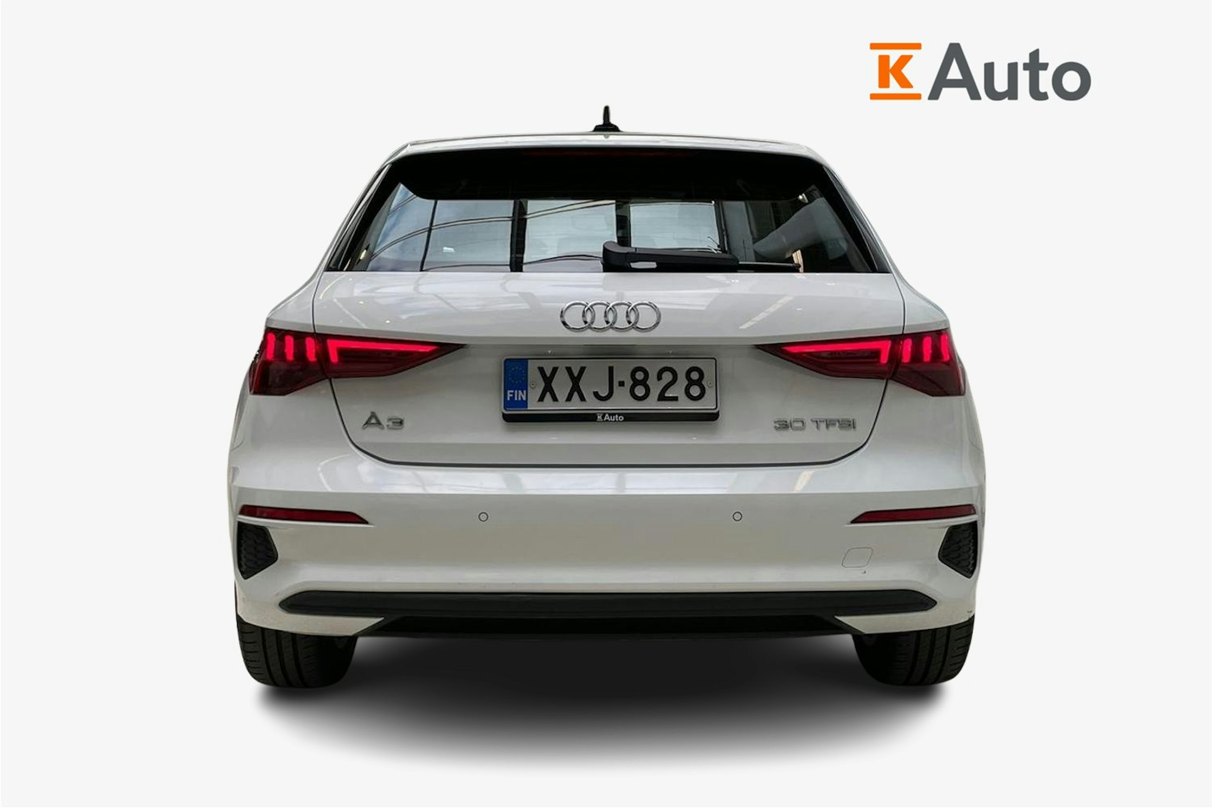 valkoinen Audi A3 2021 kuva 3.