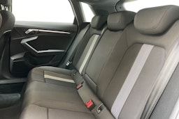 valkoinen Audi A3 2021 kuva 10.