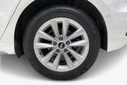 valkoinen Audi A3 2021 kuva 11.