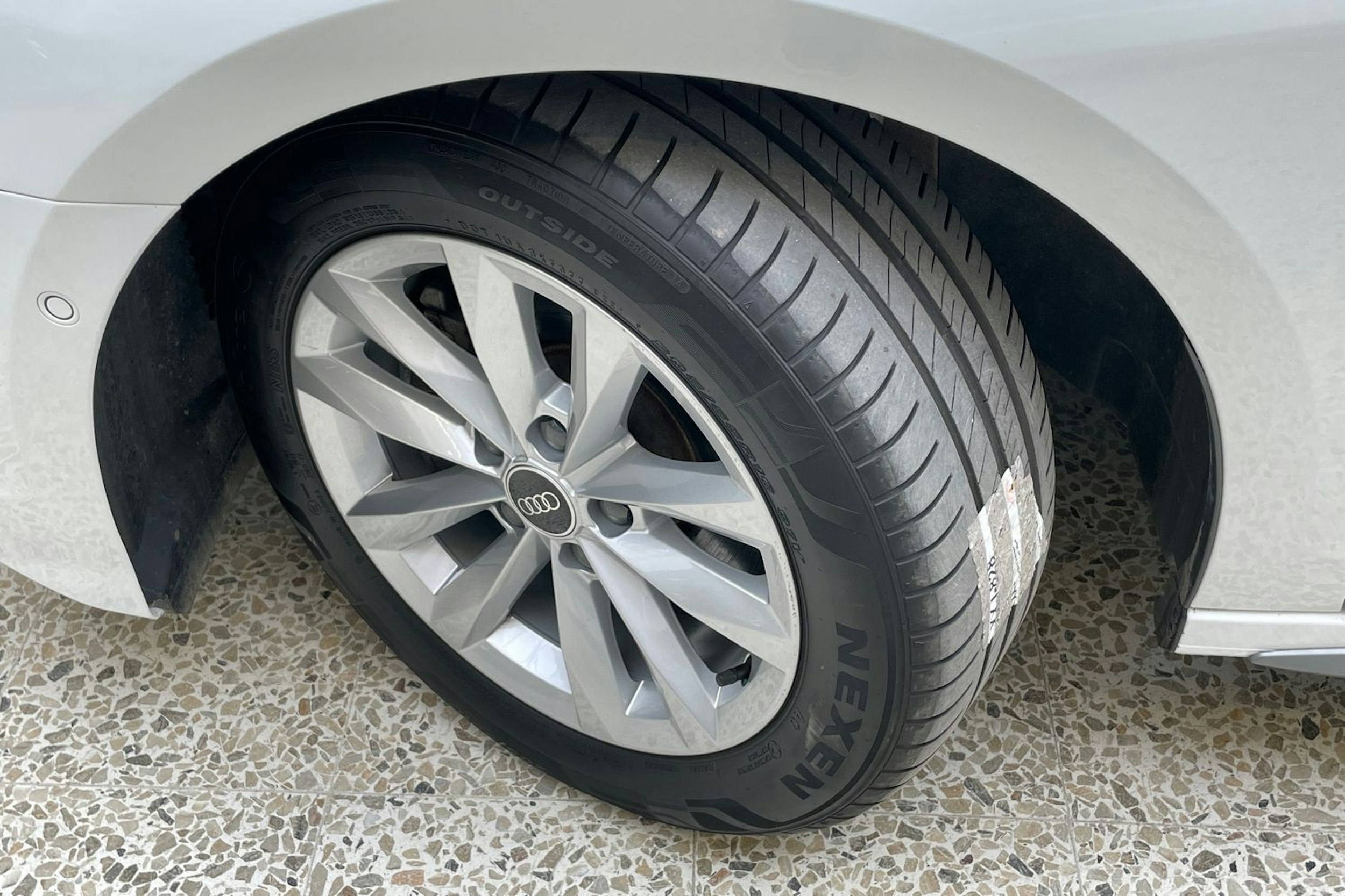 valkoinen Audi A3 2021 kuva 13.
