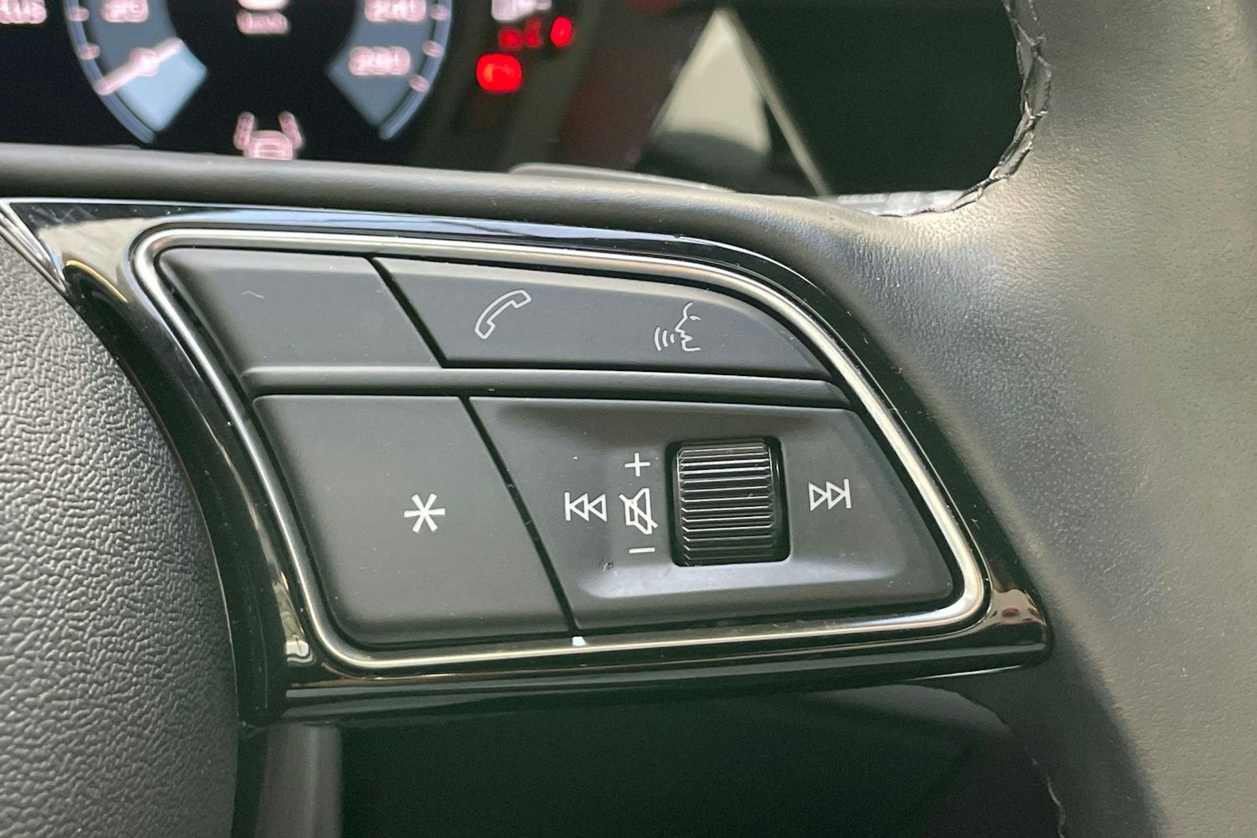 valkoinen Audi A3 2021 kuva 17.