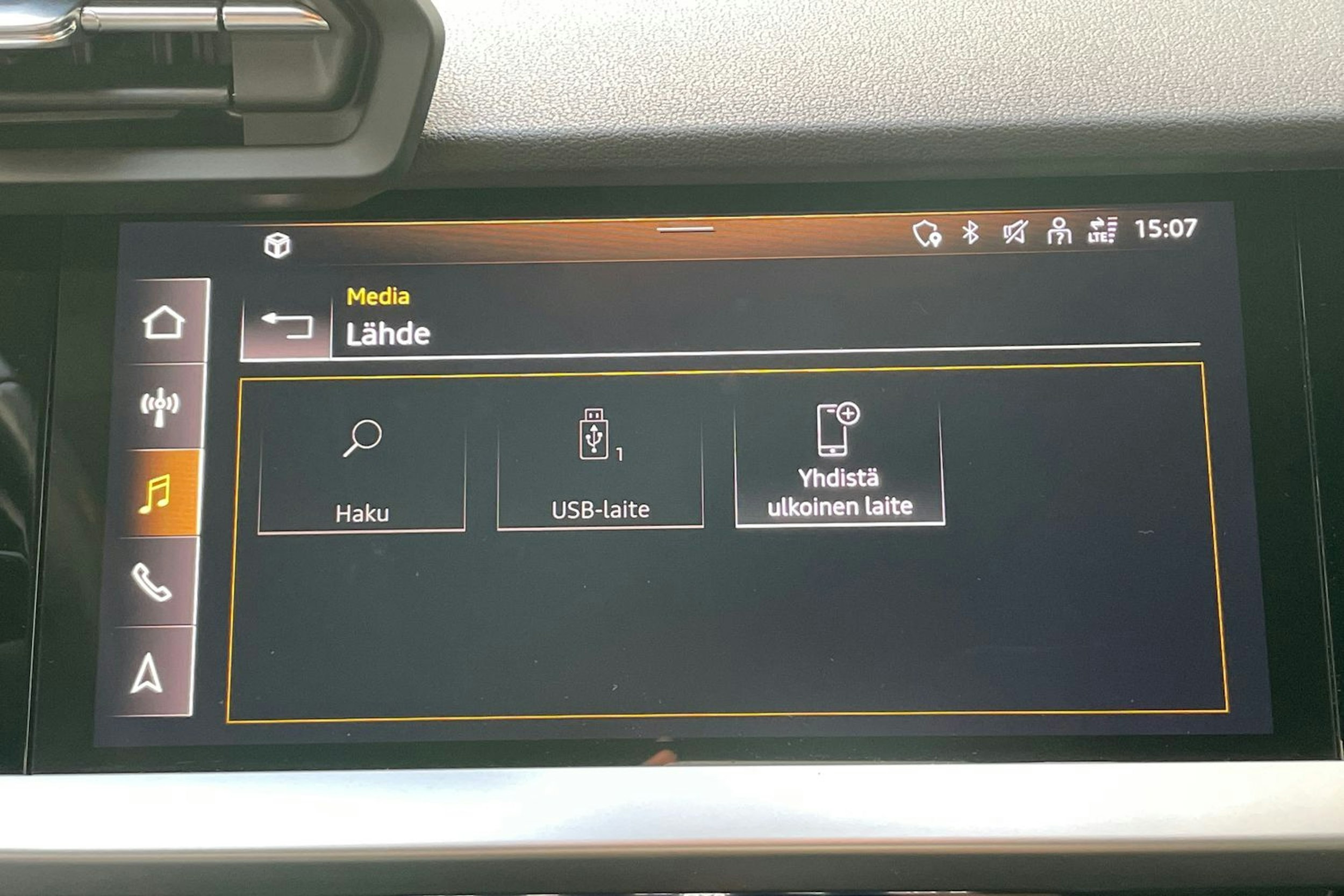 valkoinen Audi A3 2021 kuva 22.