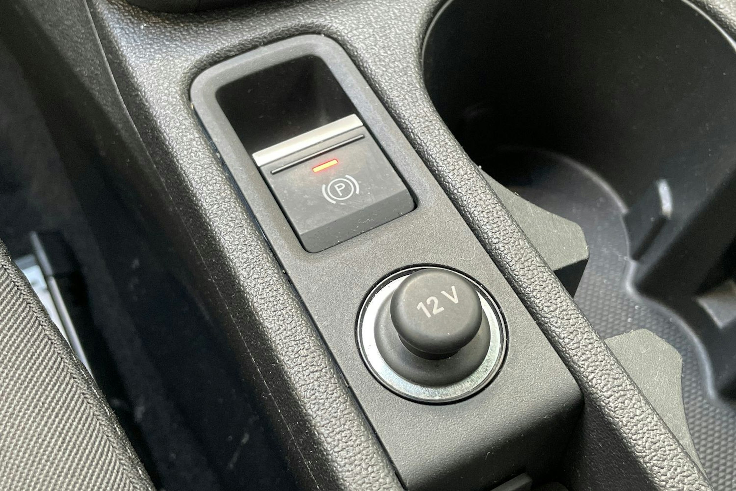 valkoinen Audi A3 2021 kuva 26.
