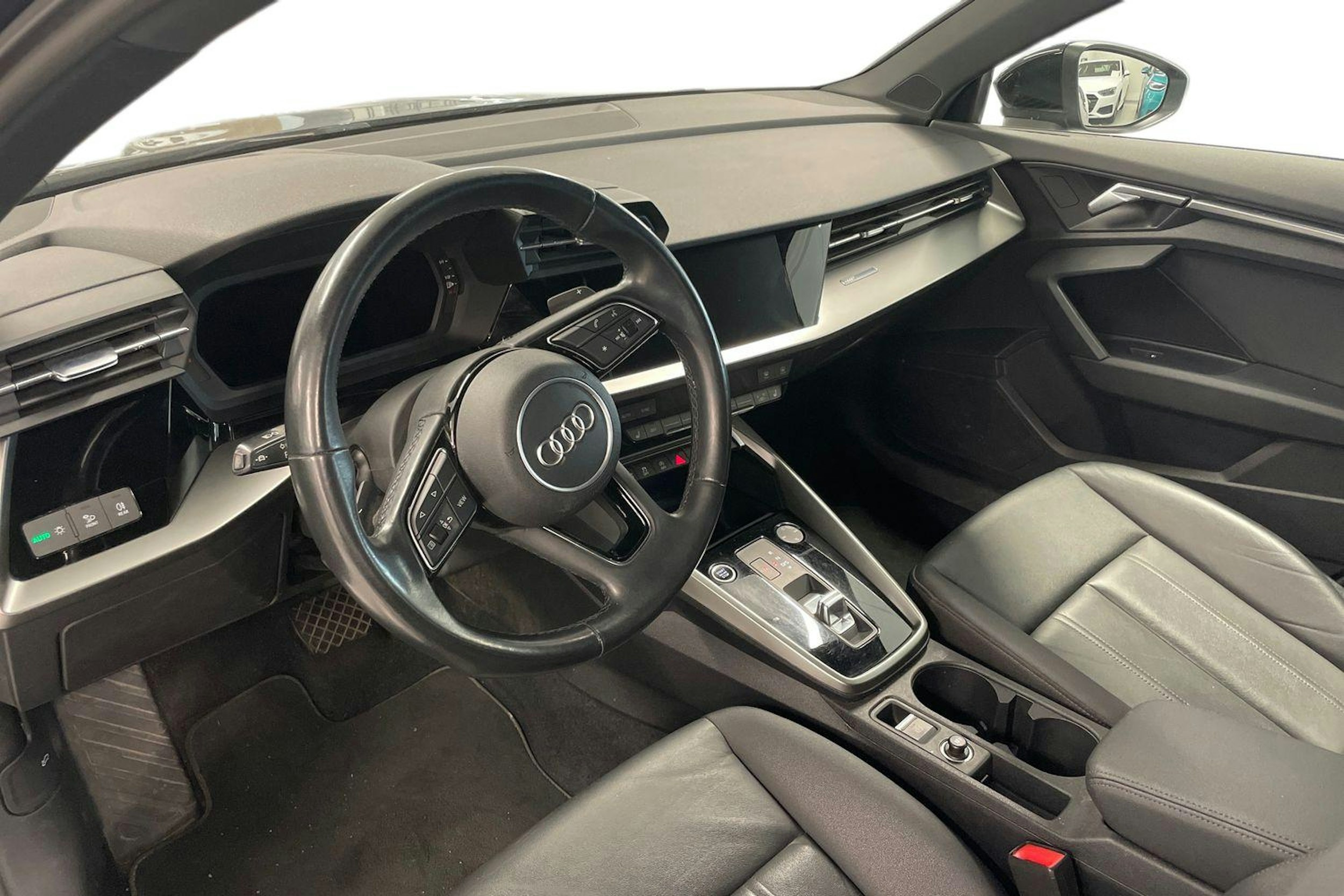 Musta Audi A3 2021 kuva 3.