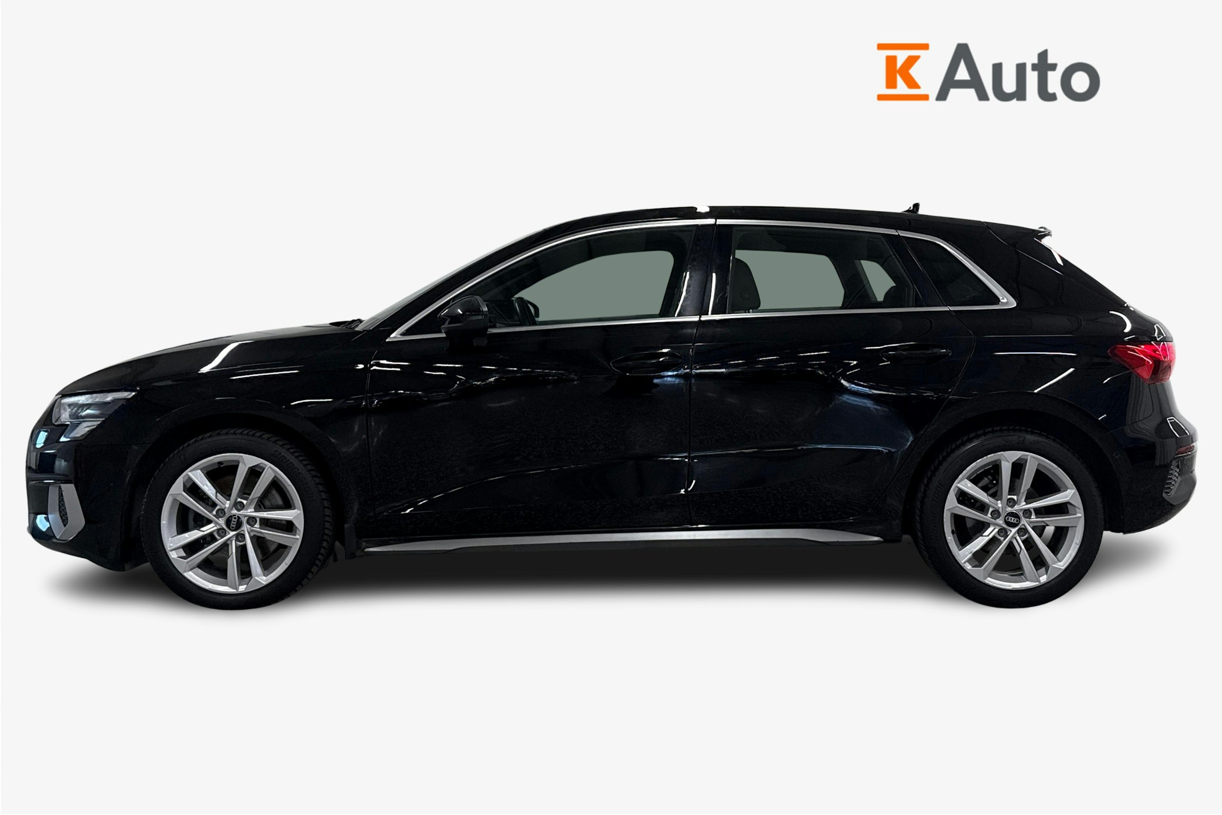 musta Audi A3 2021 kuva 6.
